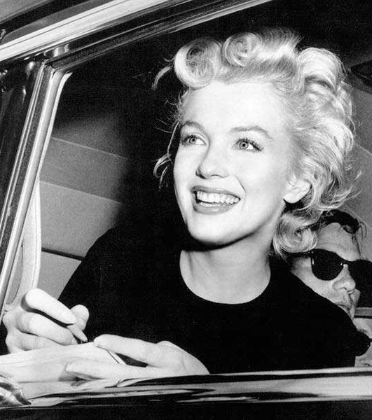 Entre regard p�tillant, sourire spontan� et douceur joyeuse, Marilyn Monroe subjugue !