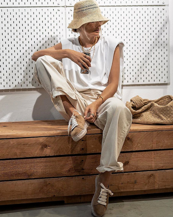 Le look beige/blanc n'en finit pas de se r�inventer !