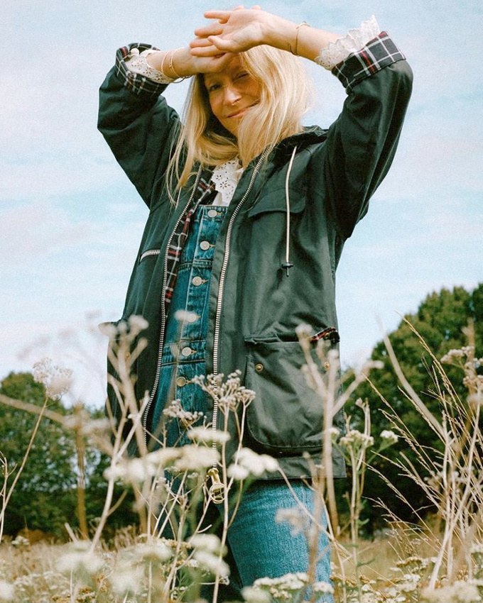 Veste esprit Barbour + blouse volant�e = le bon mix