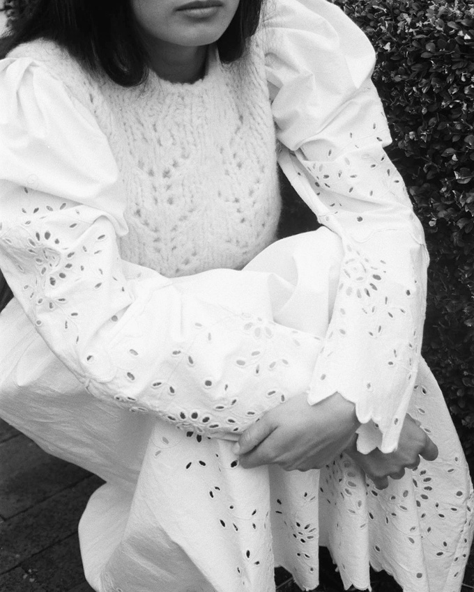 Le petit pull sans manches : la solution pour faire durer les robes d'�t� !