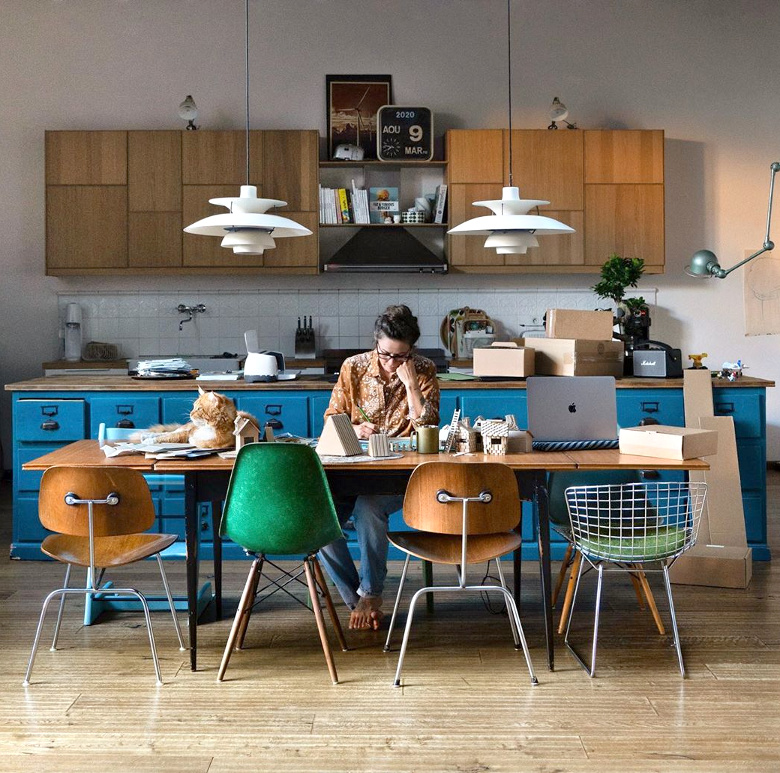 La table � manger : le bureau de pr�dilection de ceux qui travaillent de chez eux !