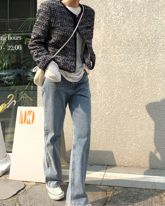 Oui � la veste chanelienne port�e en toute d�contraction !