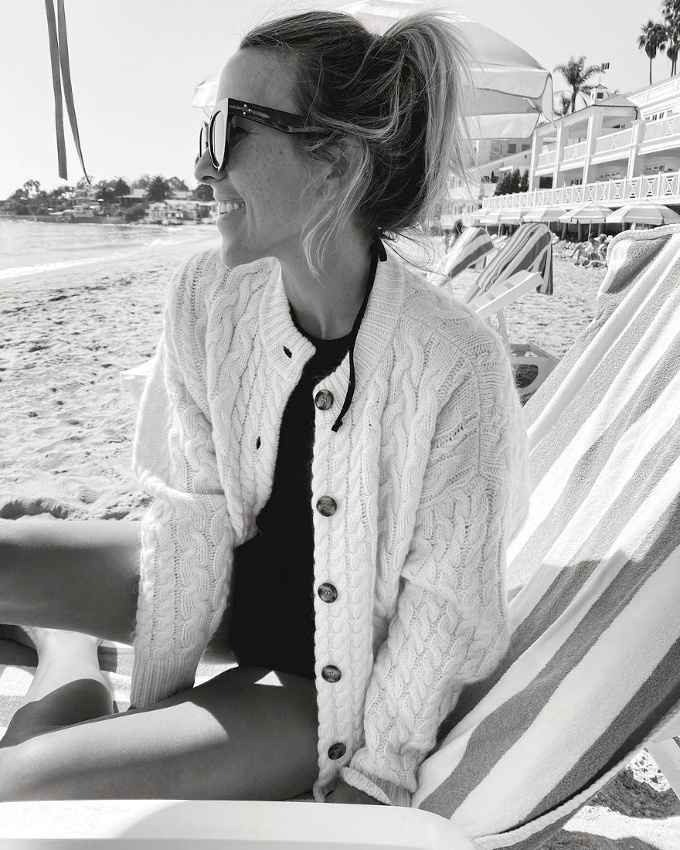 Gilet torsad� + maillot de bain = le bon mix sp�cial fin d'apr�s-midi sur la plage !