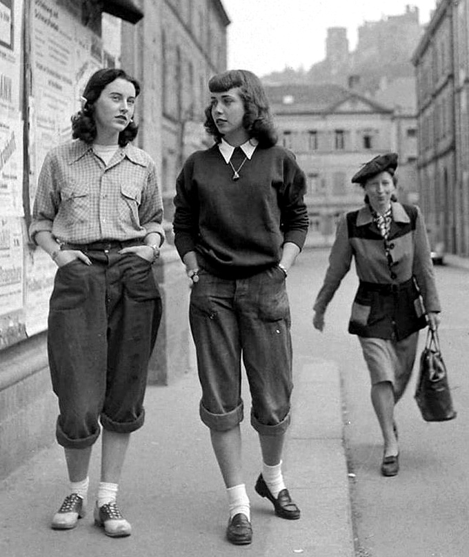 Il suffirait que ces pantalons soient un peu moins retrouss�s pour que ces looks forties soient parfaitement d'actualit� !