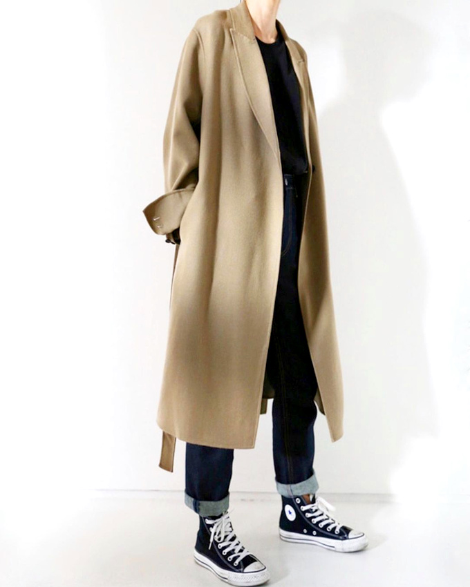 Quand la perfection des basiques rend toute accessoirisation superflue...