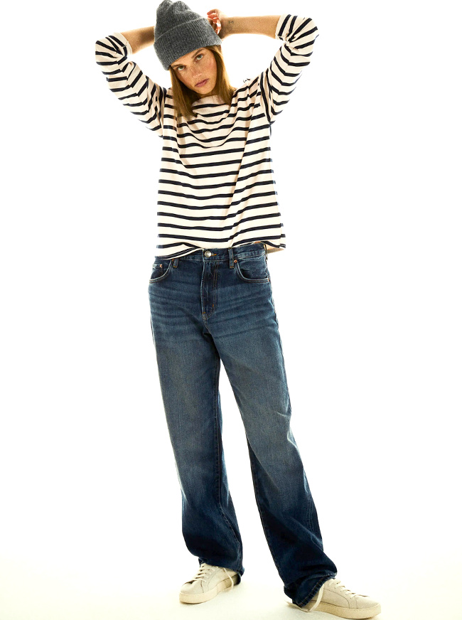 Jean un brin large + marini�re + baskets blanches = le bon mix