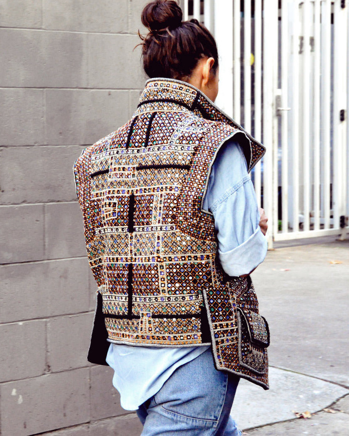 Rien de tel qu'un total look denim pour apaiser une pi�ce forte !