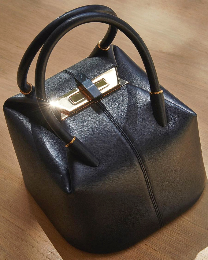 Oui au sac main aux allures de lunch box !