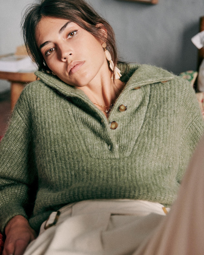 Pull �pais � col camionneur + tr�s fins colliers = le bon mix