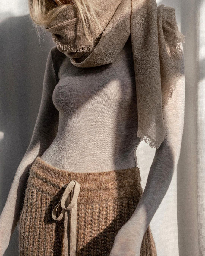 Sous-pull + jogging en grosse maille = le bon mix