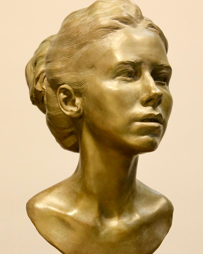 Classiques mais charg�s d'�motion, les sculptures de Brian Booth Craig ne sont pas sans �voquer le travail de Camille Claudel