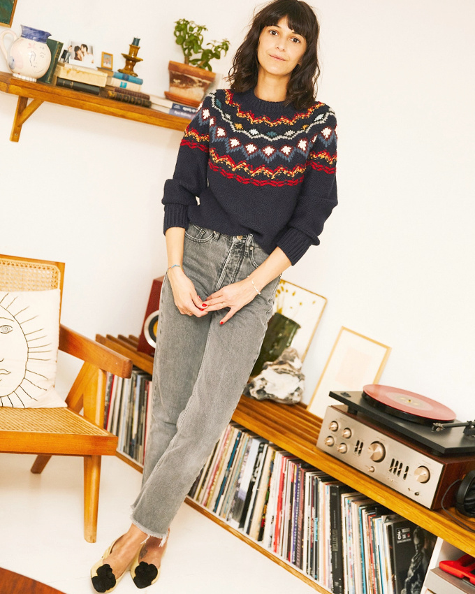 Jean noir d�lav� + petit pull de montagne + ballerine chic = le bon mix