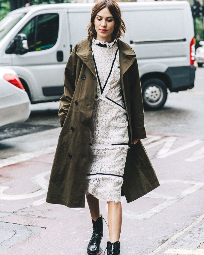 Toujours apaiser ses robes en dentelle par des �l�ments unisexes !