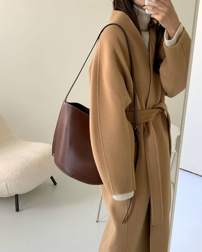 Le manteau peignoir camel, un intemporel dont on ne se lasse pas...