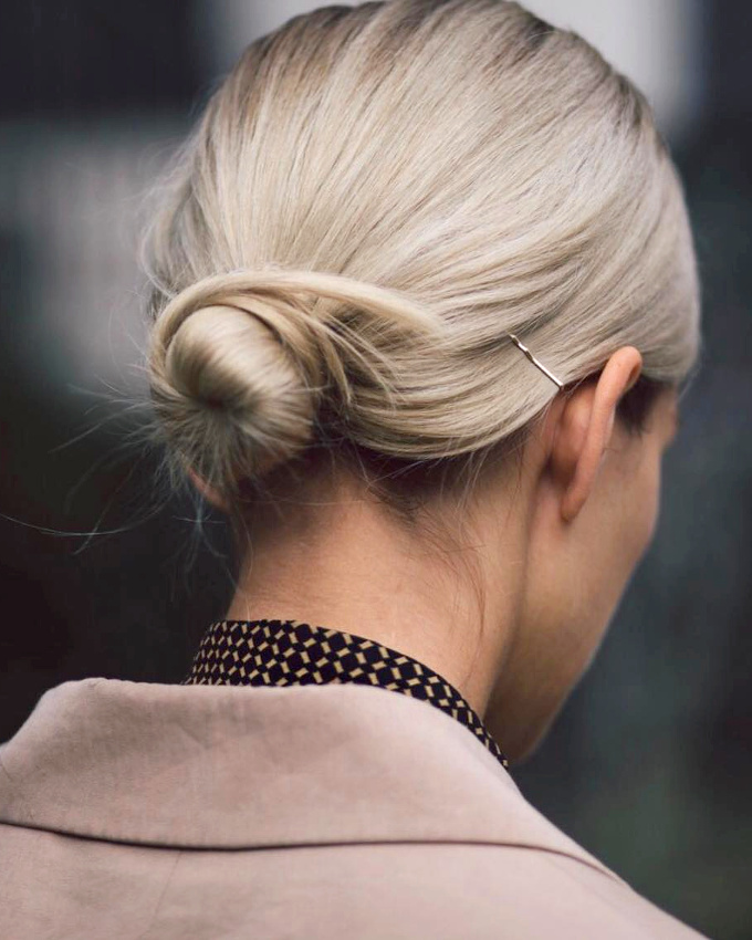 Difficile de faire plus gracieux qu'un simple chignon bas !
