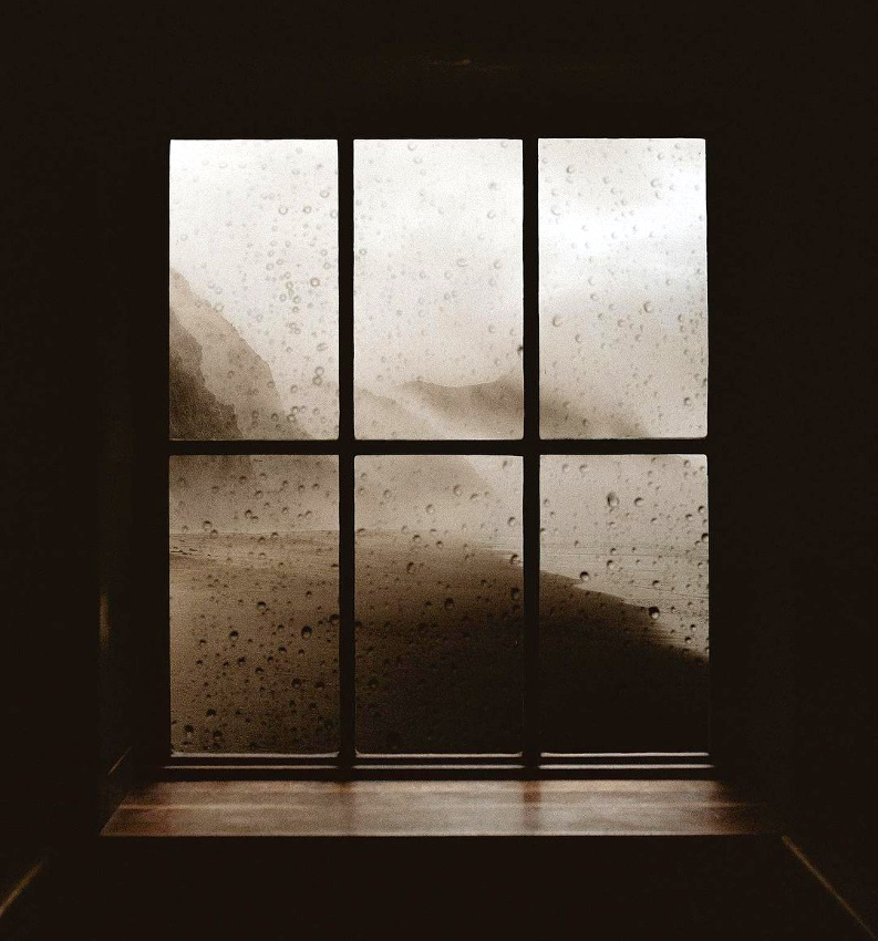 �tre � l'abri lorsque la temp�te gronde...