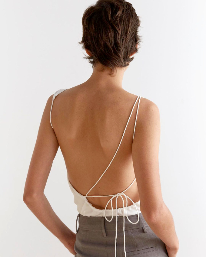 Le dos nu... tout un art !