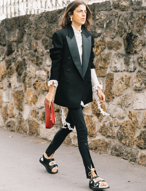 Leandra Medine nous décrypte les tendances chaussures de 2020 et