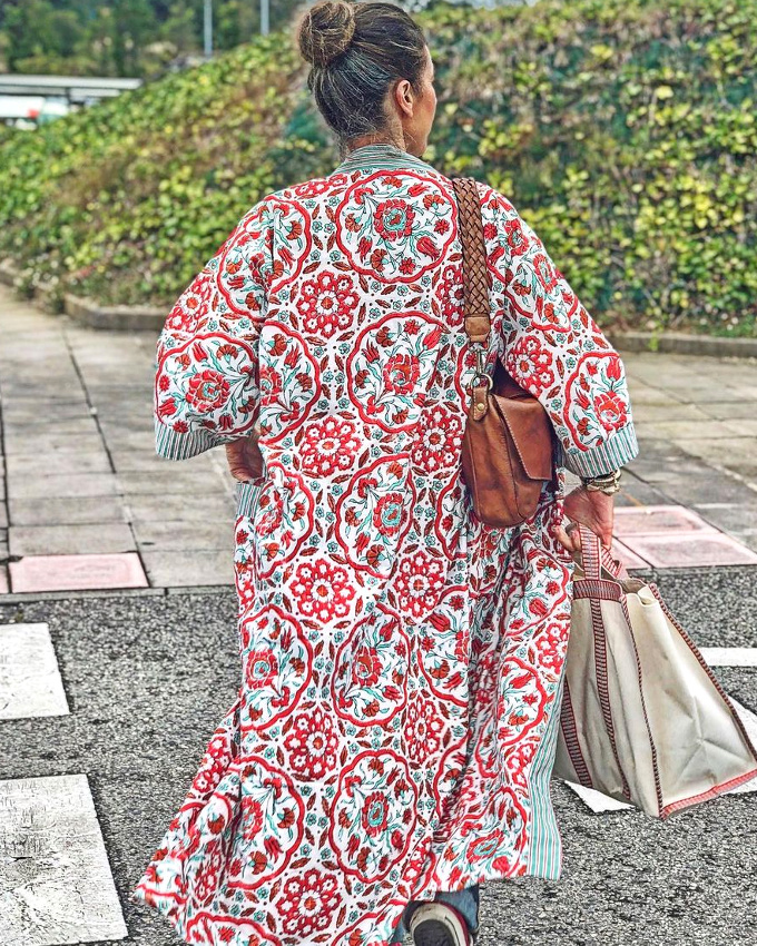 Oui au kimono port� en guise de trench printanier !