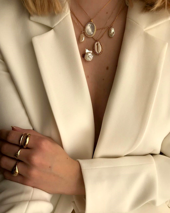 Faire de son d�collet� un cabinet de curiosit�s...