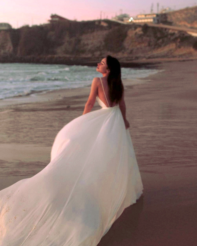 Dos nu + fines bretelles + ample jupon = le bon mix