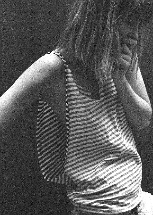 Wanted : un d�bardeur � emmanchures ultra larges � enfiler sur un haut de maillot de bain ou une brassi�re sporty