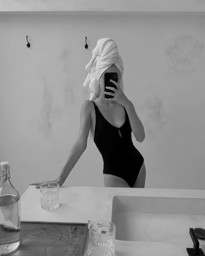 Le maillot de bain noir : l'alpha et l'om�ga du swimwear !