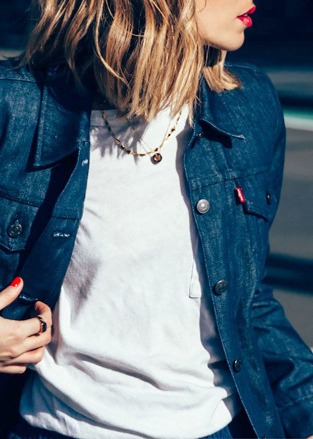 Le trait de rouge bien rouge : le meilleur alli� des looks casual !