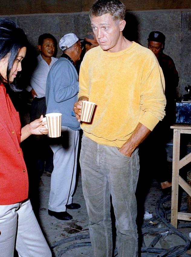 Wanted : un sweat en velours ras jaune bouton d'or !