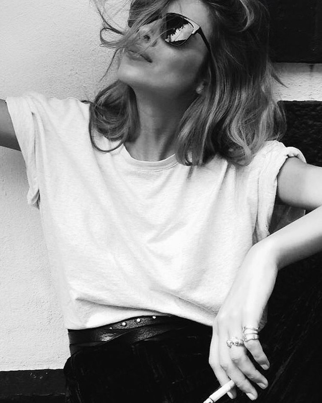 Rien de tel que le roulottage de manches pour booster la d�gaine de ses tee-shirts un peu large !