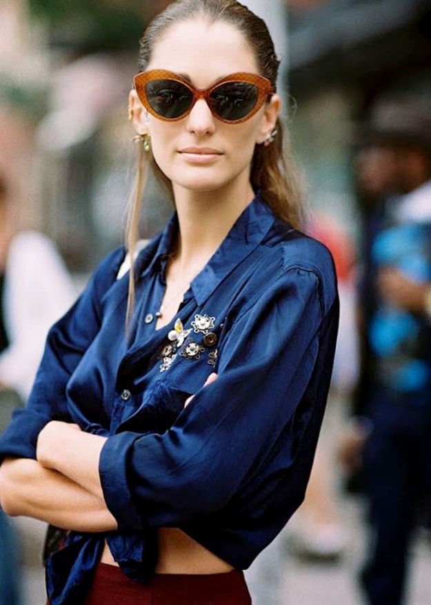 Bleu marine lumineux + marron translucide = le bon mix