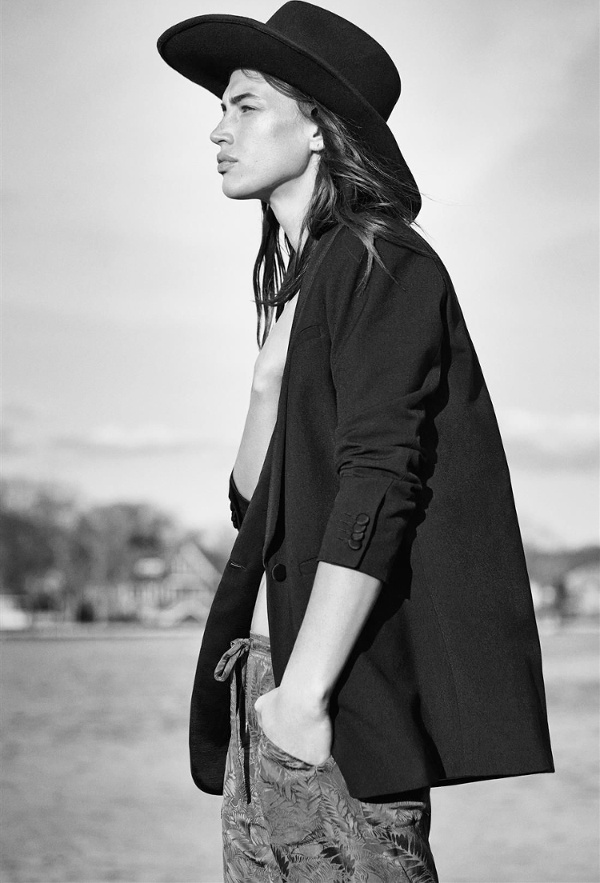 Oui au blazer port� comme une veste en jean � part enti�re !