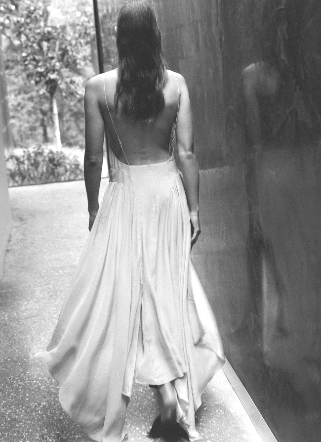 Tr�s fines bretelles + dos nu profond = le bon mix