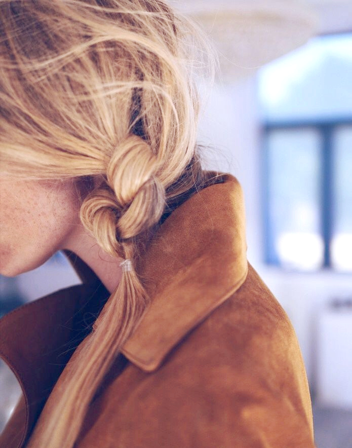 Oui  la fusion entre tresses et queue de cheval !