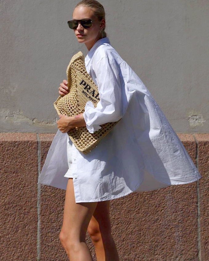 Au vu de l'occurrence de ce sac Prada sur Instagram, il semblerait que la griffe ait fait une petite distribution...