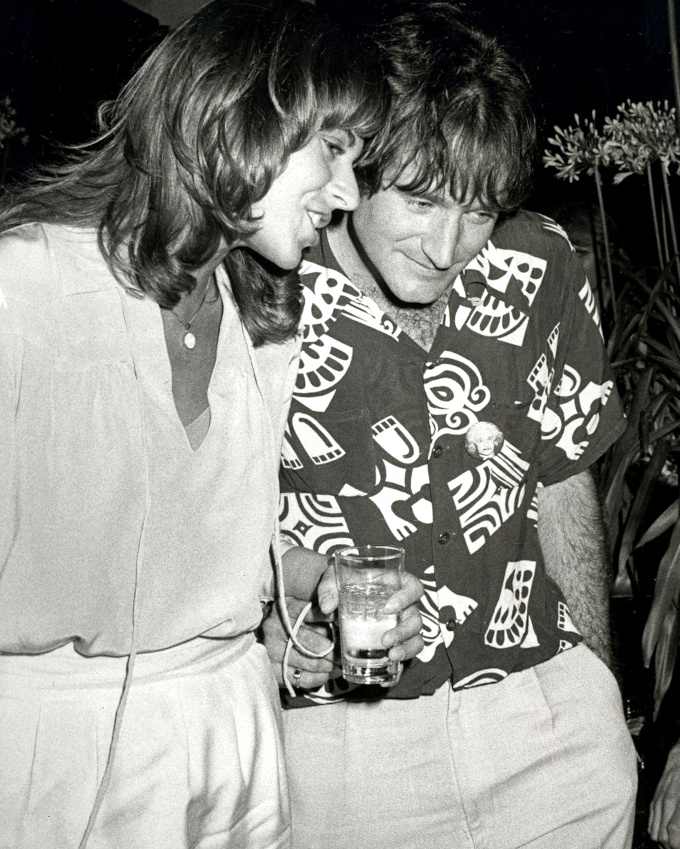 Chemise hawa�enne + badge Einstein = le bon mix ?