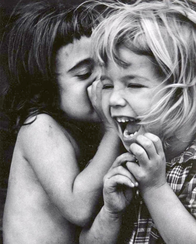 Rien de plus d�licieux que de partager des secrets espi�gles...