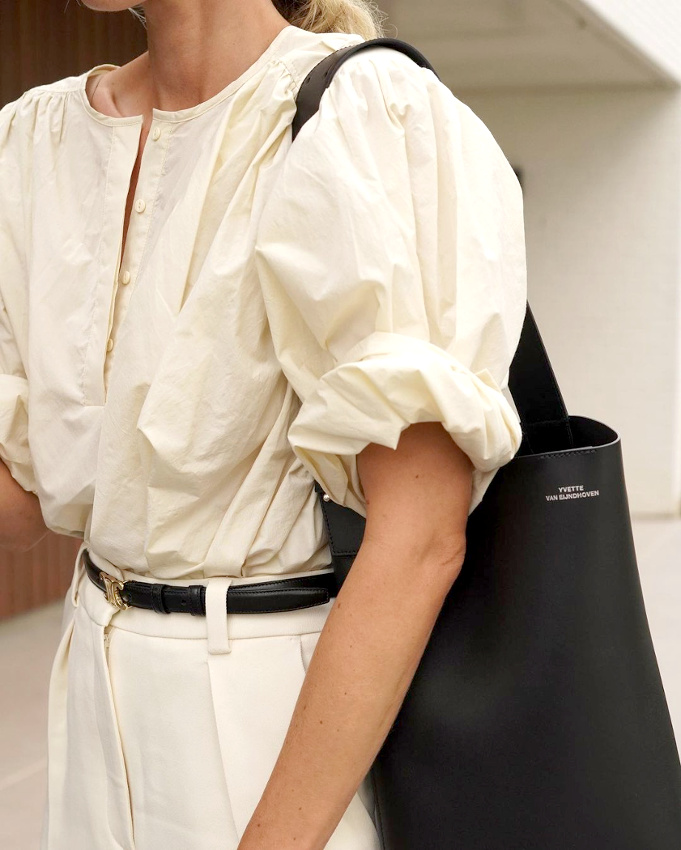 Lorsqu'elle se veut �pur�e, la chemise � manches bouffantes gagne en fashion appeal