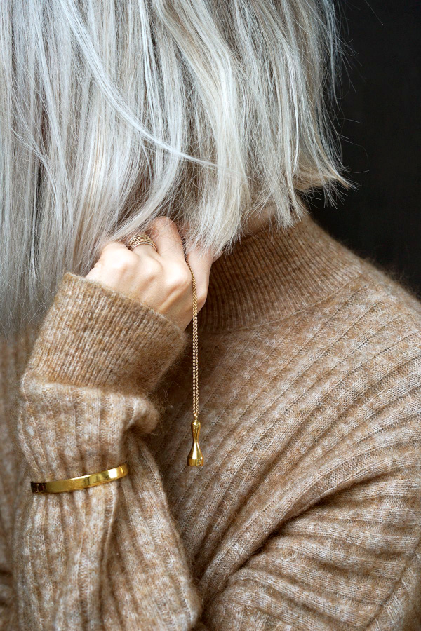 Pour ou contre le bracelet port� au dessus du pull ?