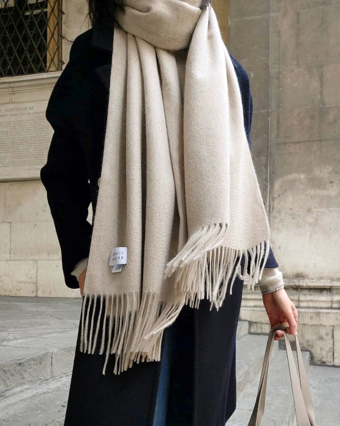 Pardessus + maxi �charpe = le bon mix