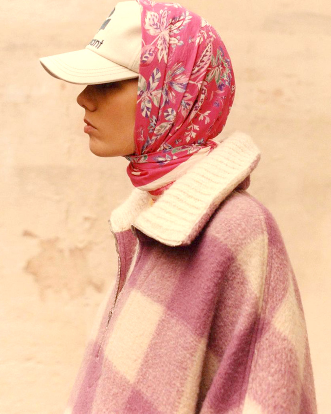 Pour ou contre le mix casquette/foulard ?