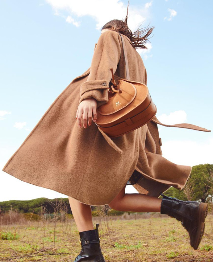 Pardessus camel + boots de combat = le bon mix