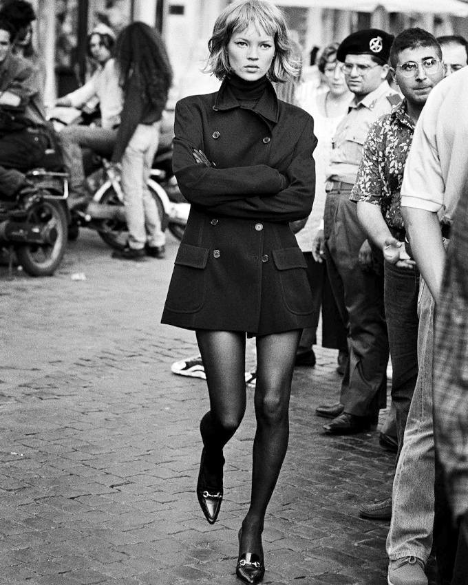 Carr� + mini jupe + caban = le bon mix