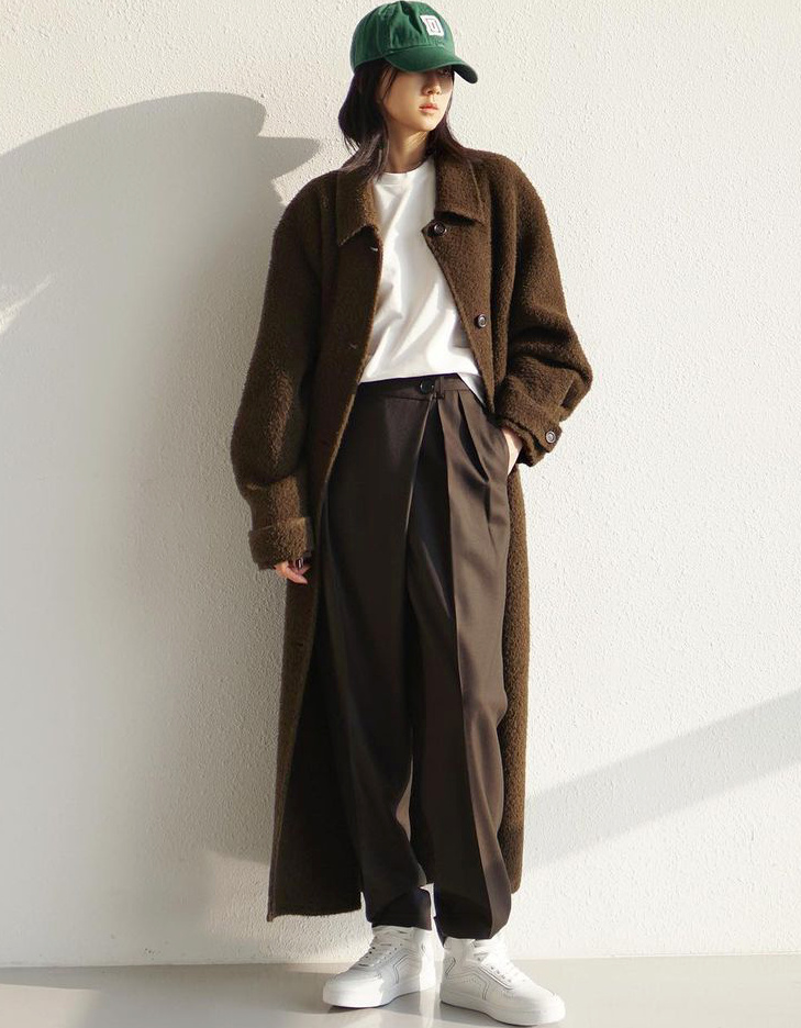 Rien de tel qu'une touche de vert pour booster un duo de pi�ces marron !