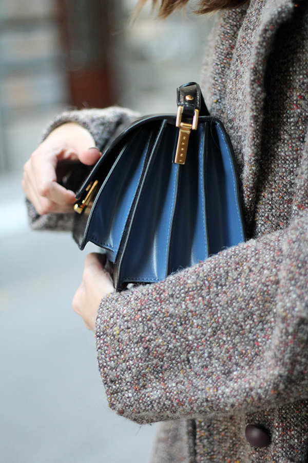 Envie de mixer drap de laine chaleureux et cuir color� sophistiqu� !