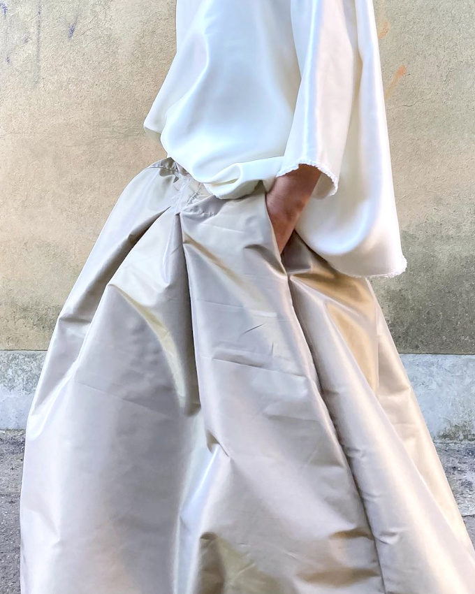 M�lant opulence et simplicit�, cette tenue festive a tout bon !