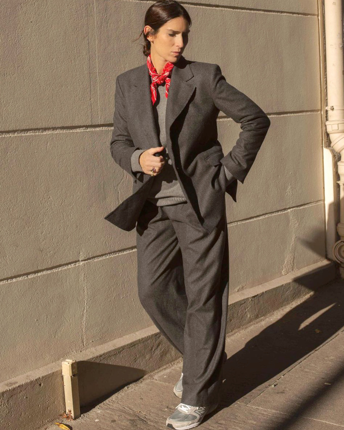 Rien de tel qu'une touche de rouge pour relever un cama�eu de gris !