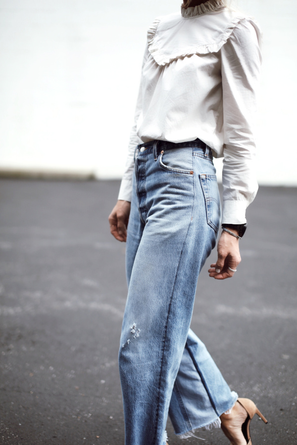 Blouse raffin�e + jean l�g�rement destroyed = le bon mix