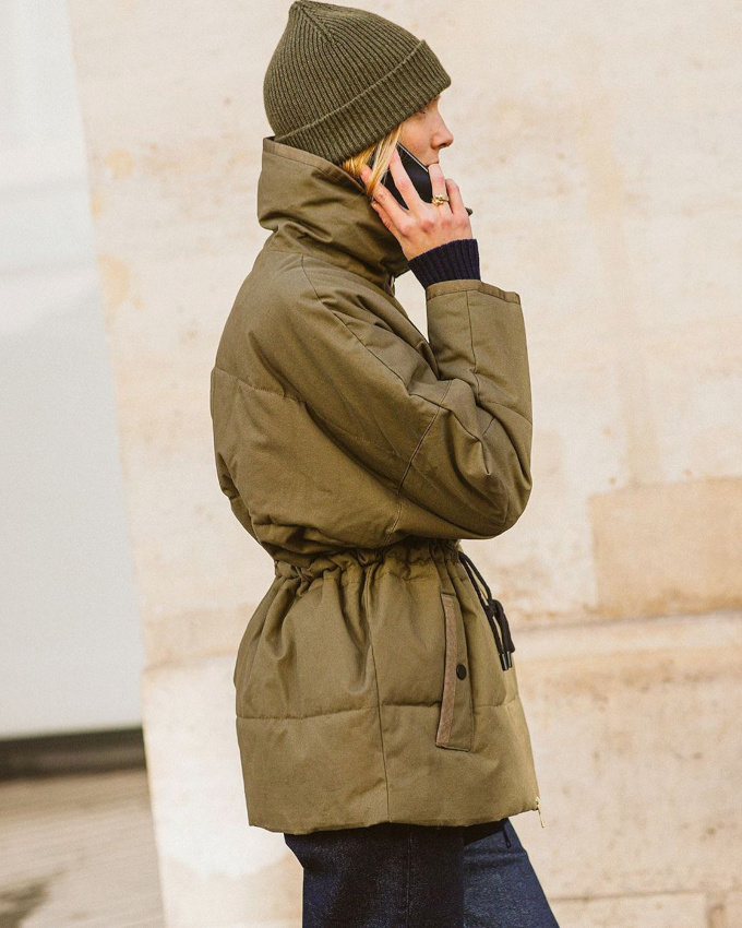 Resserr�e � la taille et peu volumineuse, la doudoune se fait instantan�ment plus chic !