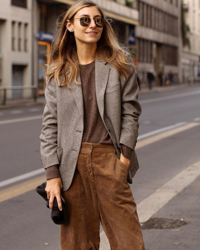 Wanted : un pantalon large en velours sign� Aspesi !